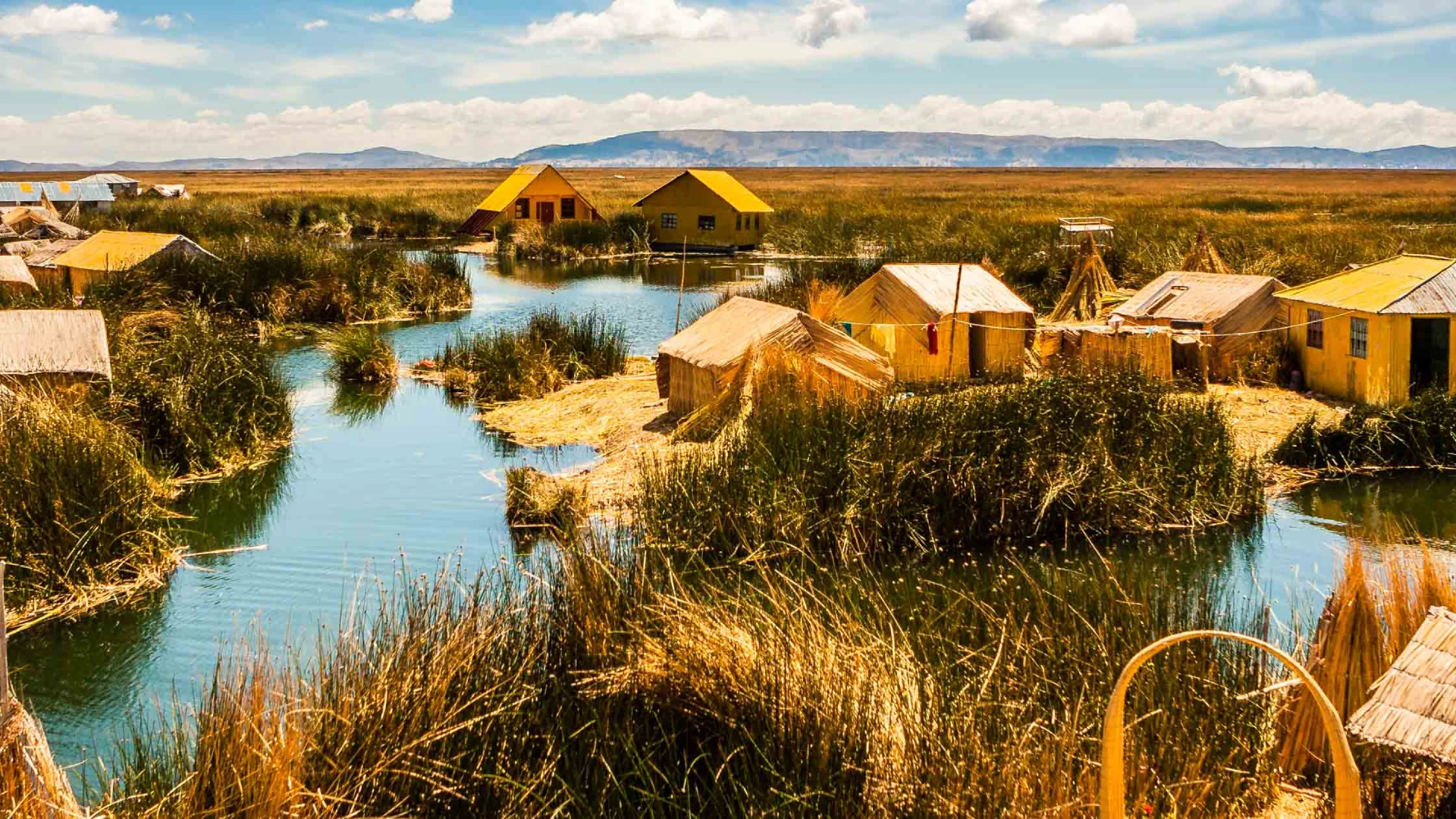 Mountais and lake in the Titicaca region